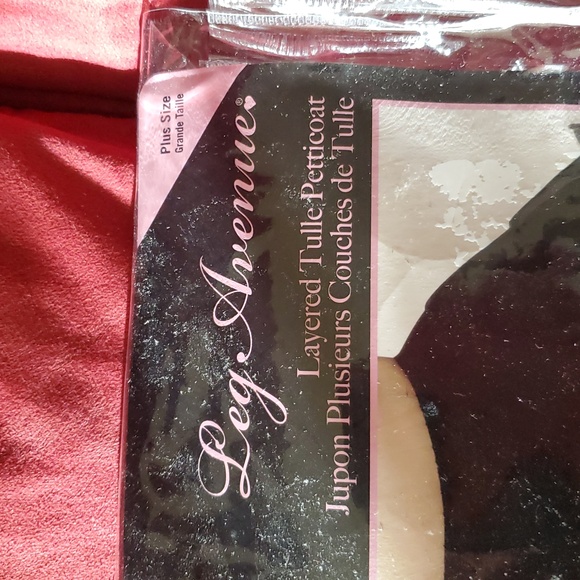 Leg Avenue's Elegant Black Layered Tulle Petticoat Skirt - Picture 8 of 15